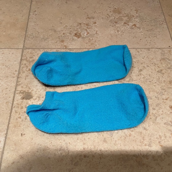 SOLD - Bundle of 6 Bright Color No-Show Socks - Picture 3 of 7